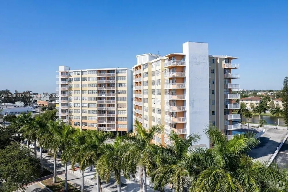 2025 NE 164th St #1006 North Miami Beach, FL 33162