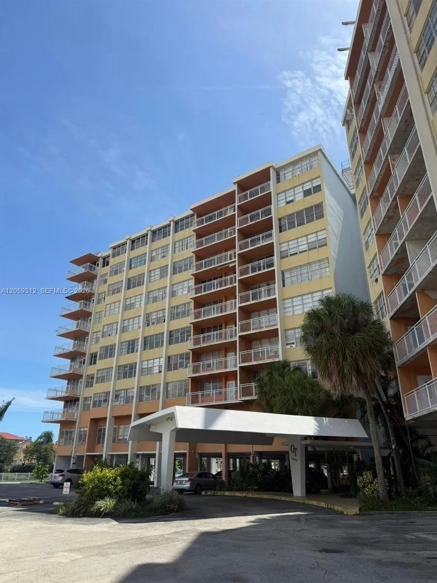 2025 NE 164th St #1006 North Miami Beach, FL 33162