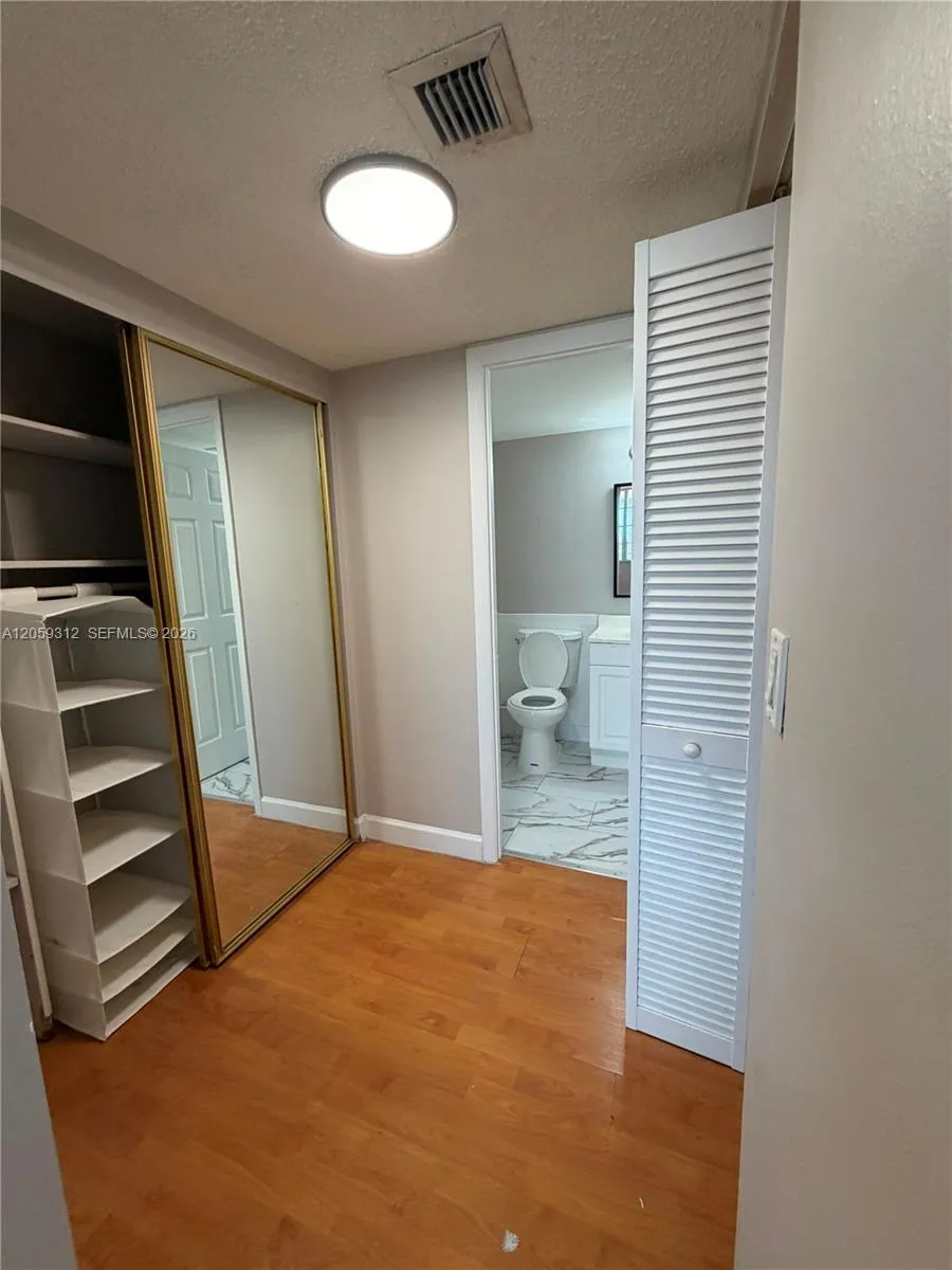 2025 NE 164th St #1006 North Miami Beach, FL 33162