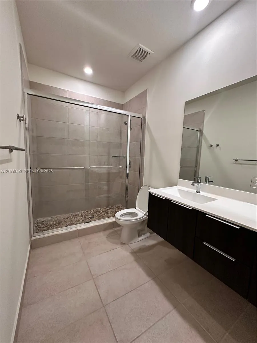 10437 NW 82nd St #35 Doral, FL 33178