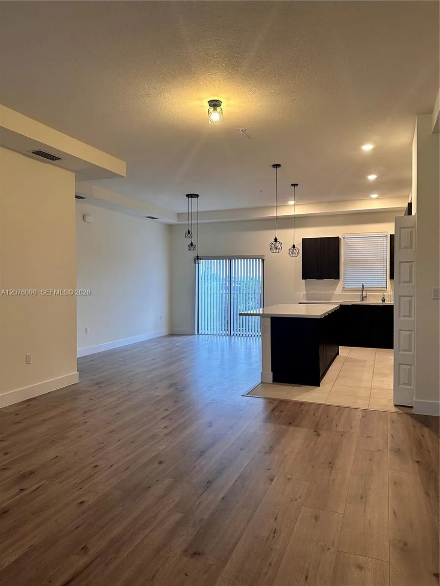 10437 NW 82nd St #35 Doral, FL 33178