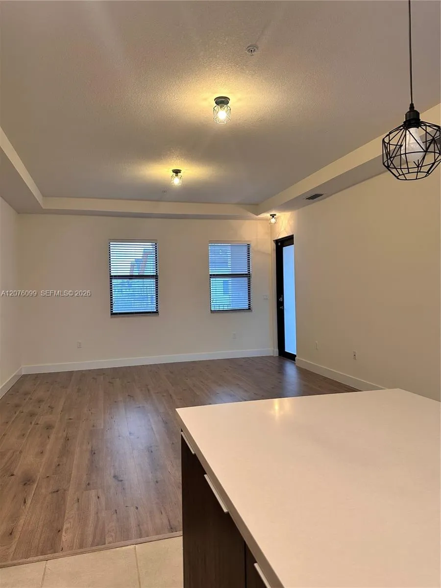 10437 NW 82nd St #35 Doral, FL 33178