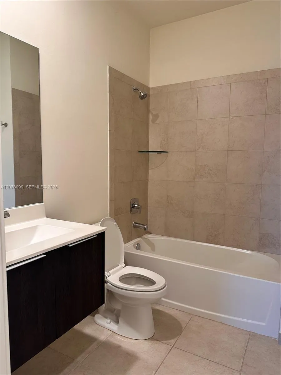 10437 NW 82nd St #35 Doral, FL 33178
