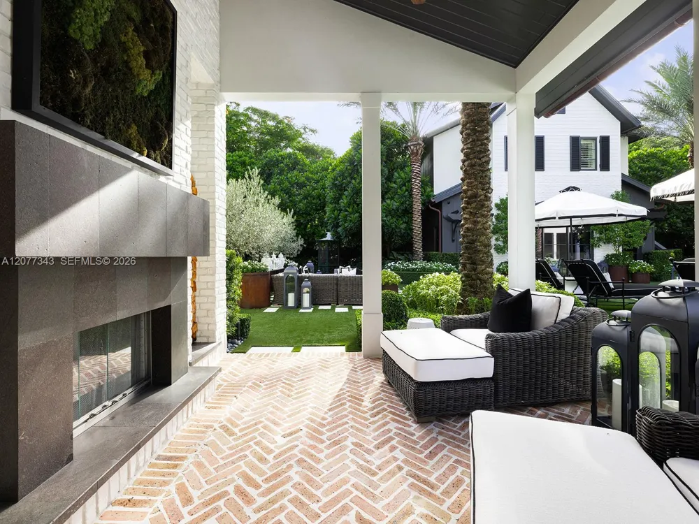6580 SW 69th Ave Miami, FL 33143