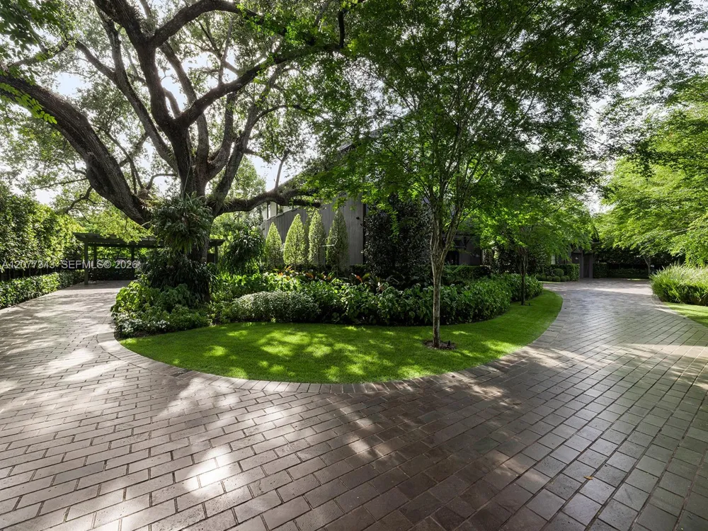 6580 SW 69th Ave Miami, FL 33143