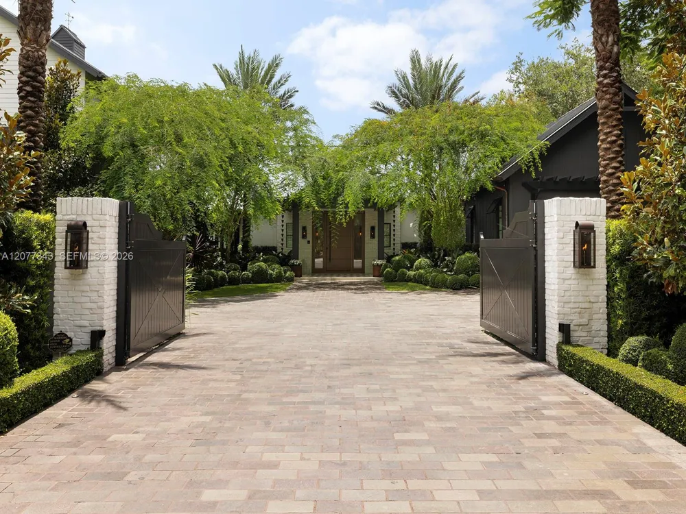 6580 SW 69th Ave Miami, FL 33143