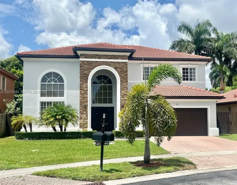 912 NE 35th Ave