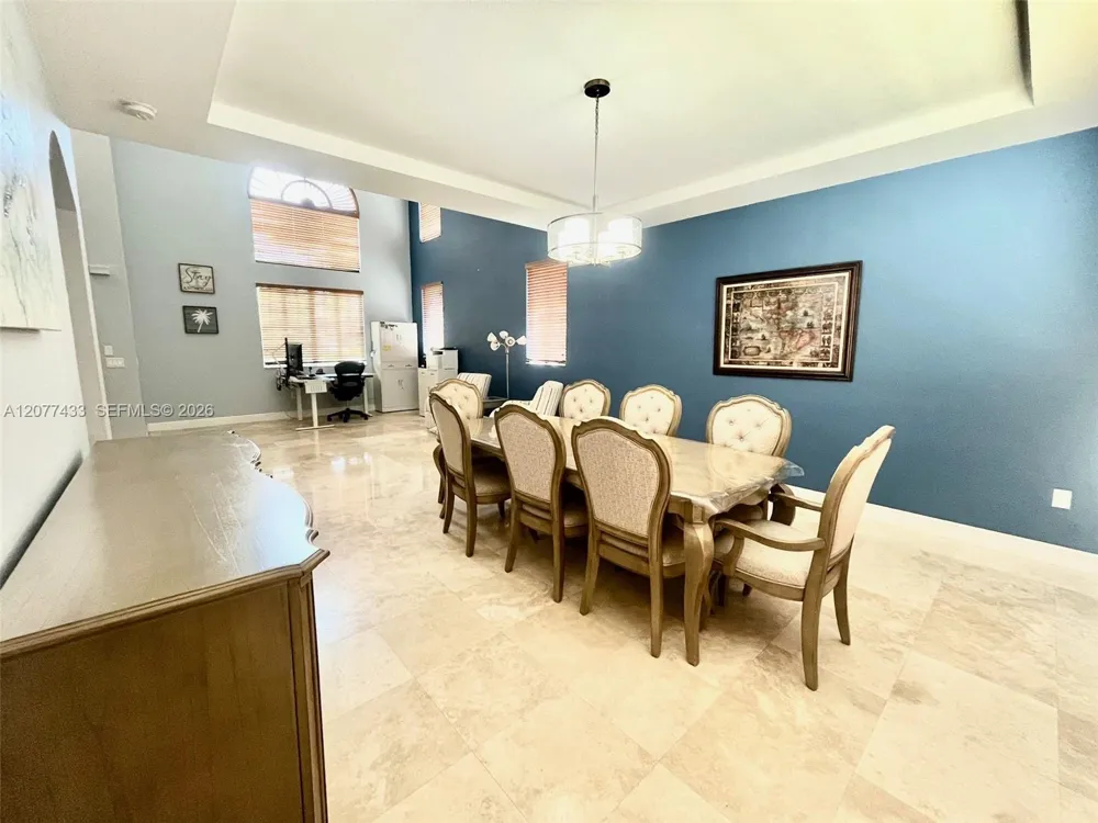 912 NE 35th Ave Homestead, FL 33033