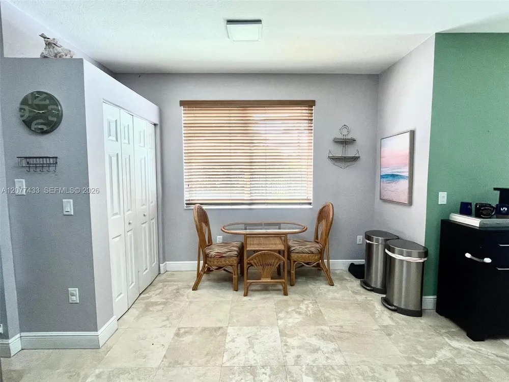 912 NE 35th Ave Homestead, FL 33033