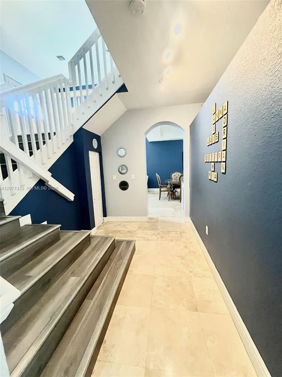 912 NE 35th Ave Homestead, FL 33033