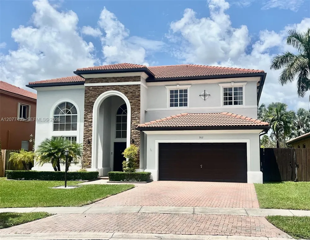 912 NE 35th Ave Homestead, FL 33033