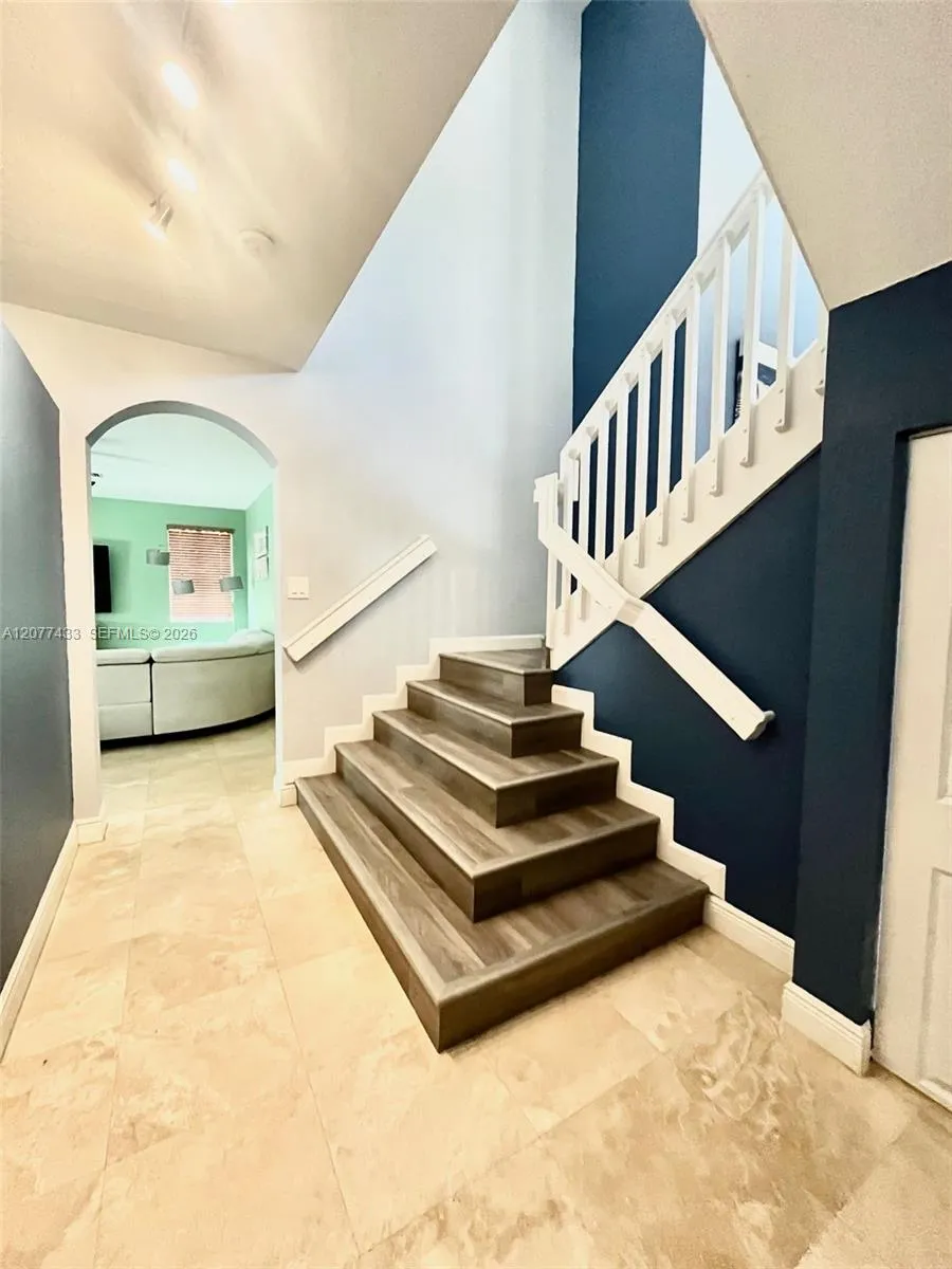 912 NE 35th Ave Homestead, FL 33033
