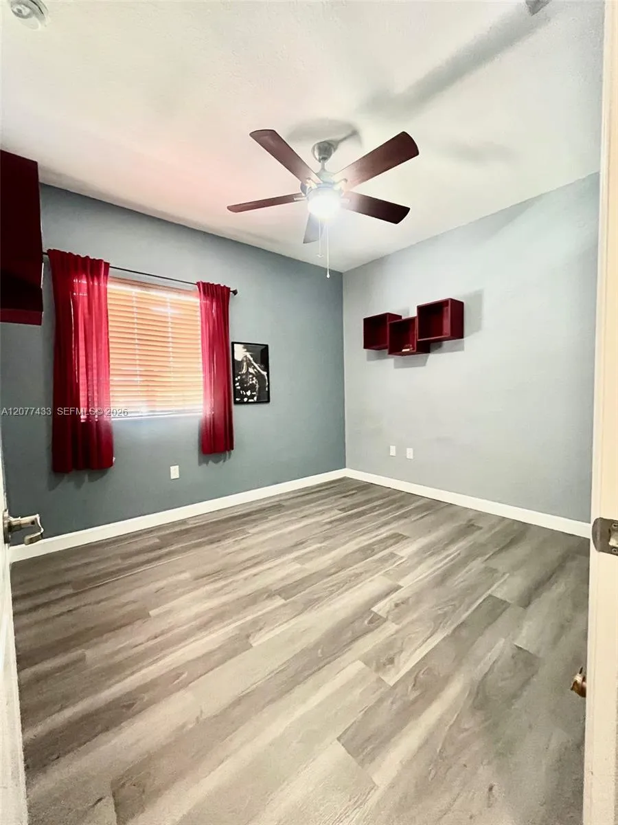 912 NE 35th Ave Homestead, FL 33033