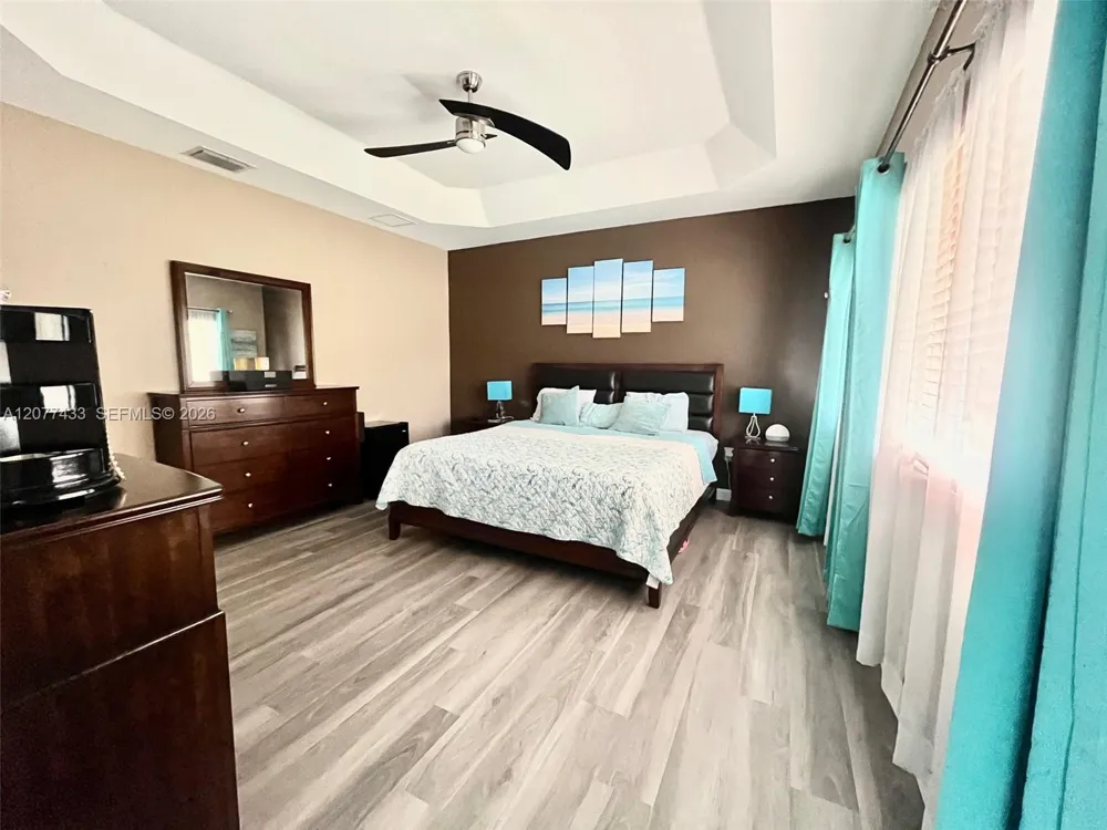 912 NE 35th Ave Homestead, FL 33033