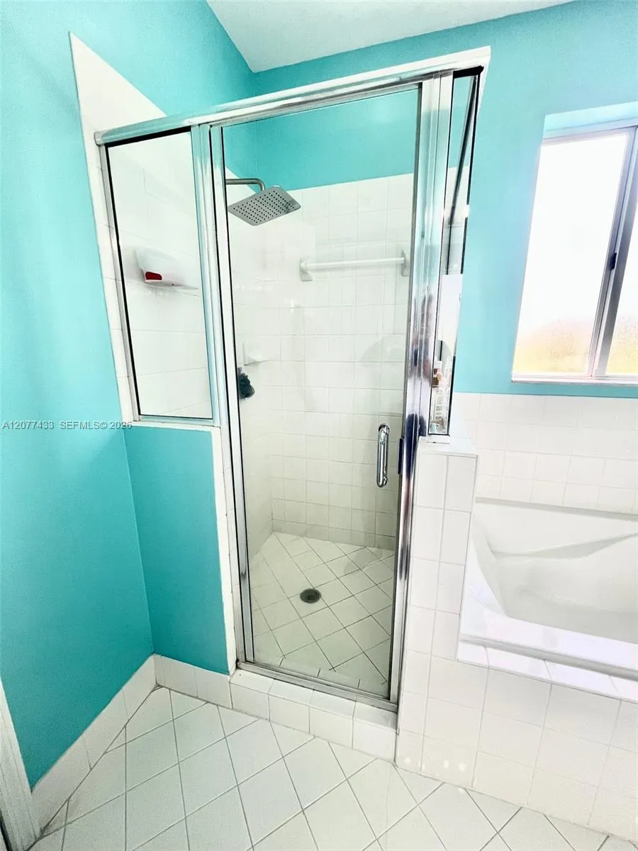 912 NE 35th Ave Homestead, FL 33033