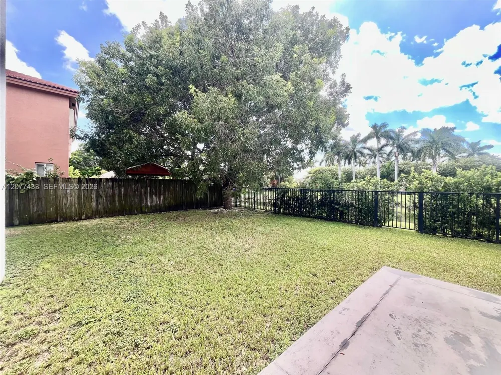 912 NE 35th Ave Homestead, FL 33033