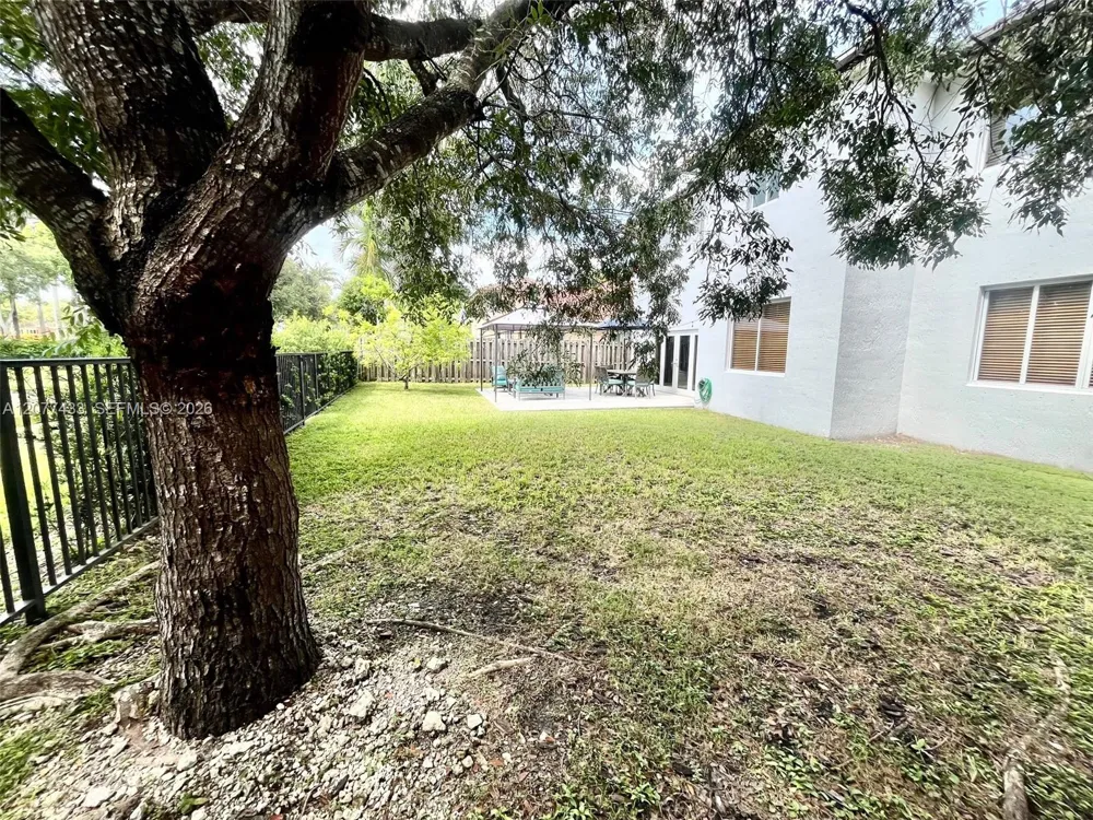 912 NE 35th Ave Homestead, FL 33033