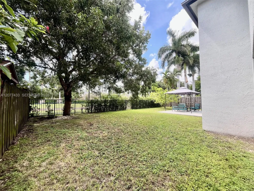 912 NE 35th Ave Homestead, FL 33033