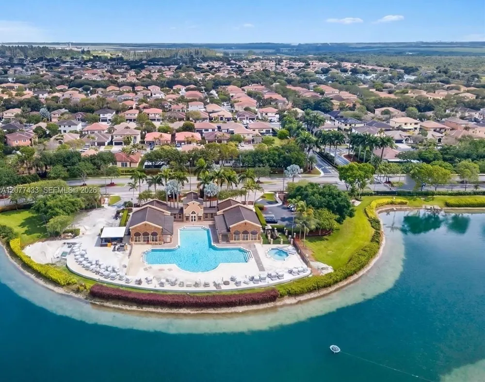 912 NE 35th Ave Homestead, FL 33033