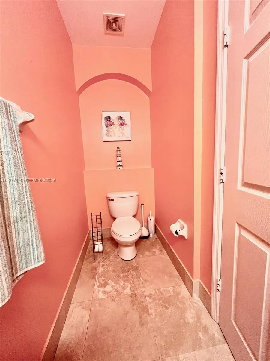912 NE 35th Ave Homestead, FL 33033