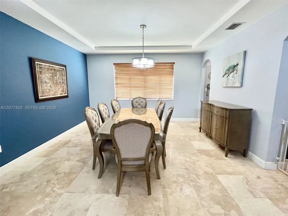 912 NE 35th Ave Homestead, FL 33033