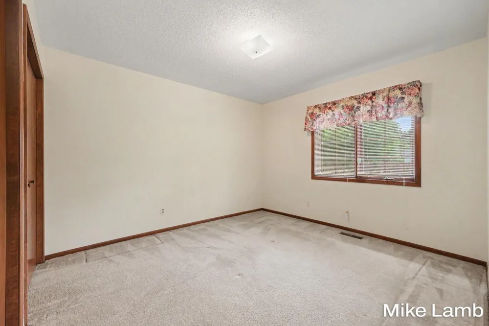 524 Laurie Drive NW Sparta, MI 49345