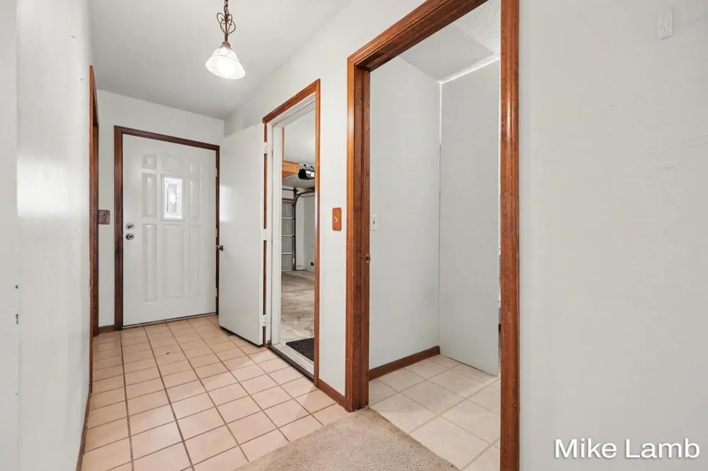 524 Laurie Drive NW Sparta, MI 49345