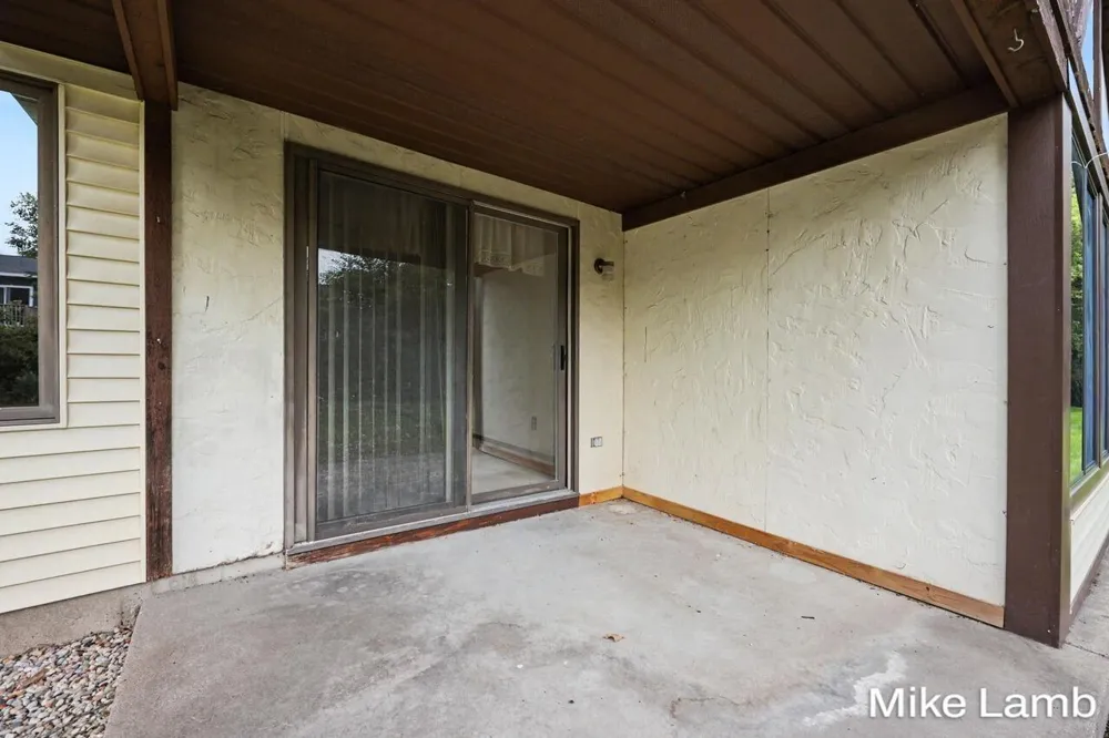 524 Laurie Drive NW Sparta, MI 49345