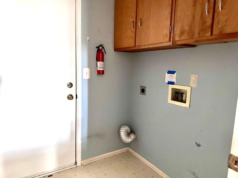 22508 Silver Creek Drive Woodhaven, MI 48183