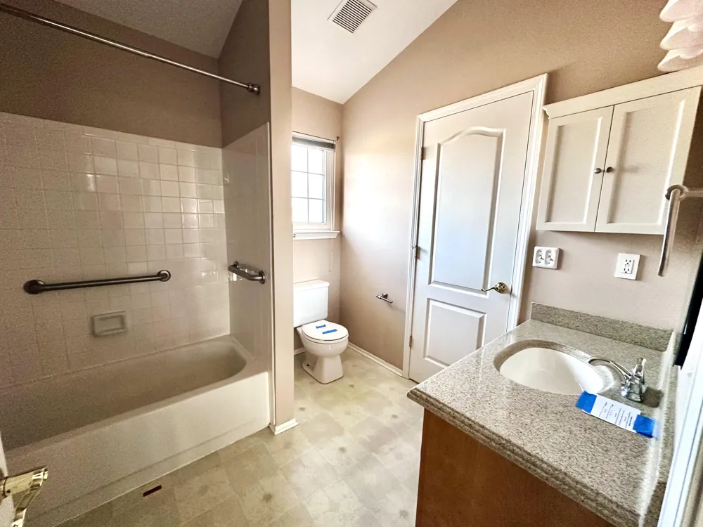 22508 Silver Creek Drive Woodhaven, MI 48183
