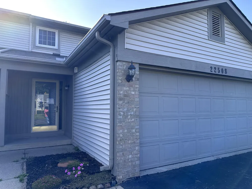 22508 Silver Creek Drive Woodhaven, MI 48183