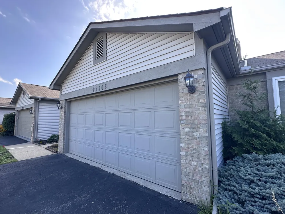 22508 Silver Creek Drive Woodhaven, MI 48183