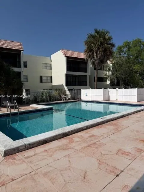 303 Racquet Club Rd #309 Weston, FL 33326