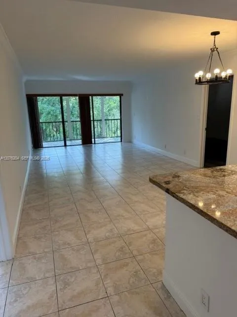 303 Racquet Club Rd #309 Weston, FL 33326