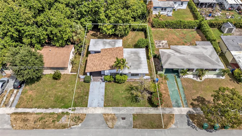 835 NW 84th St Miami, FL 33150
