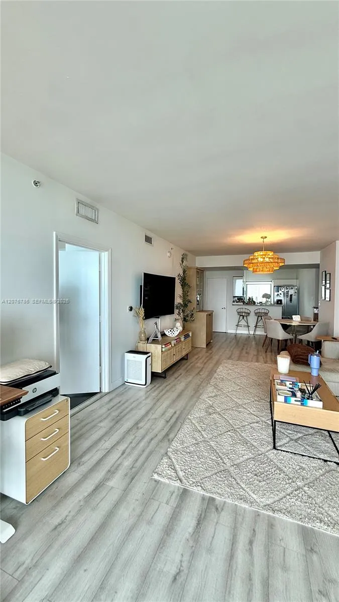 601 NE 36th St #3309 Miami, FL 33137