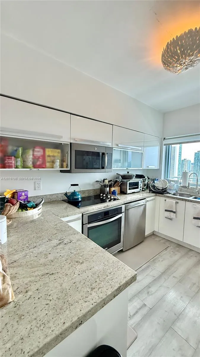 601 NE 36th St #3309 Miami, FL 33137
