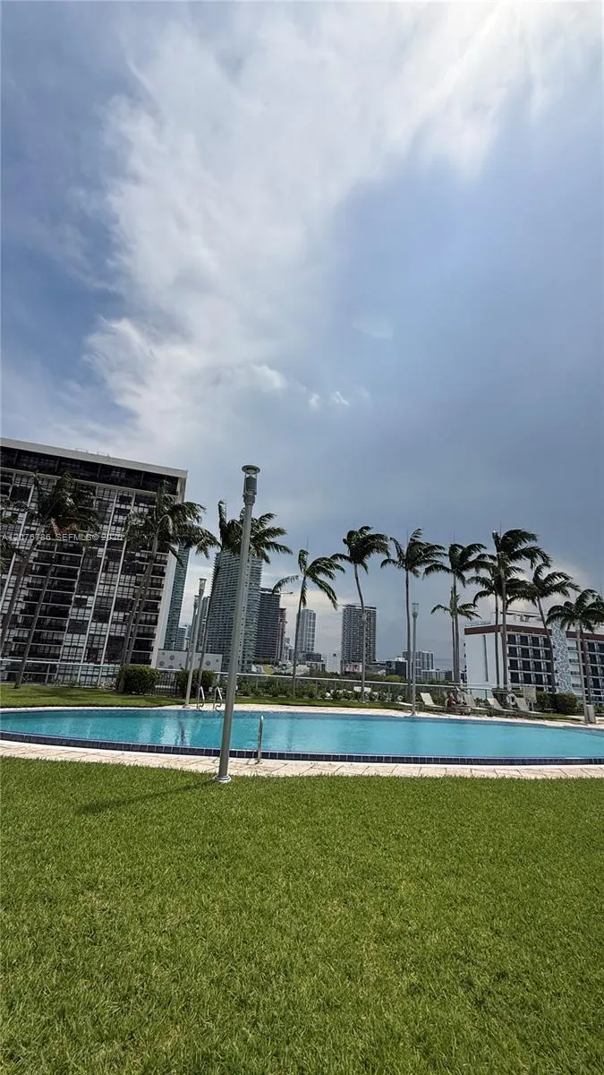 601 NE 36th St #3309 Miami, FL 33137