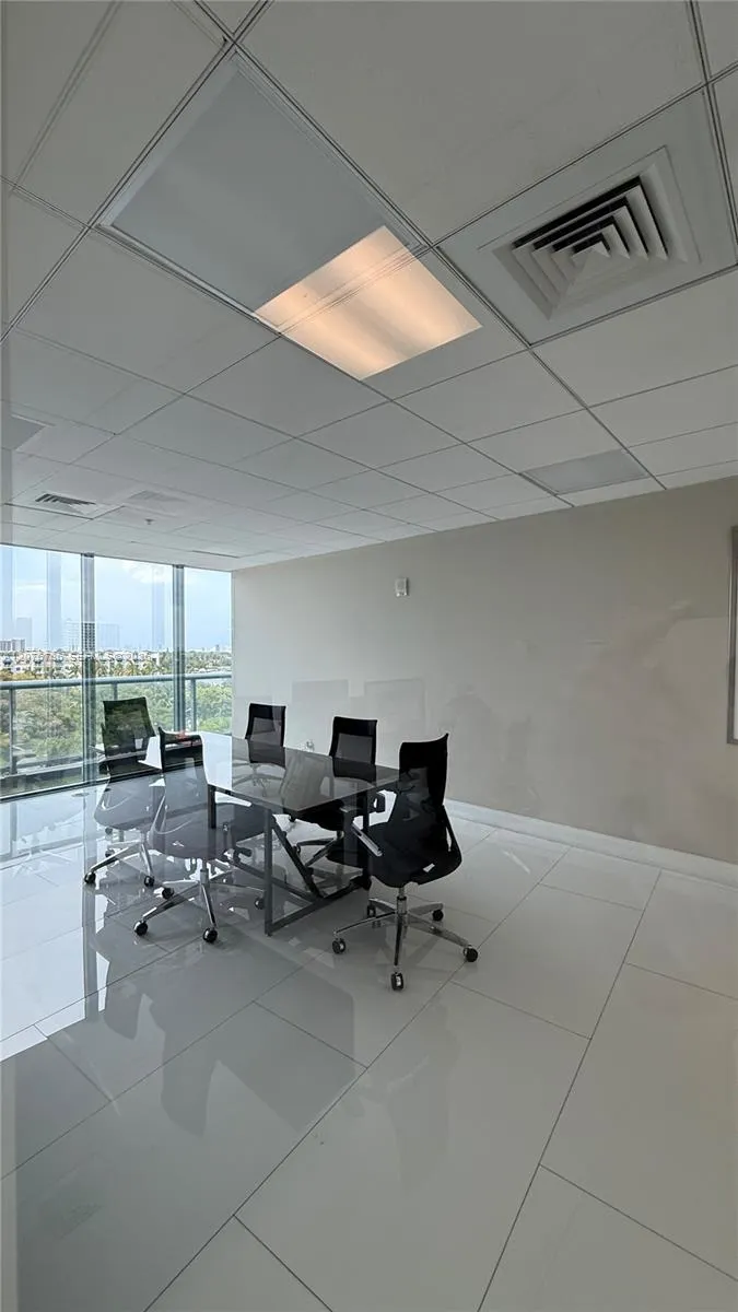 601 NE 36th St #3309 Miami, FL 33137