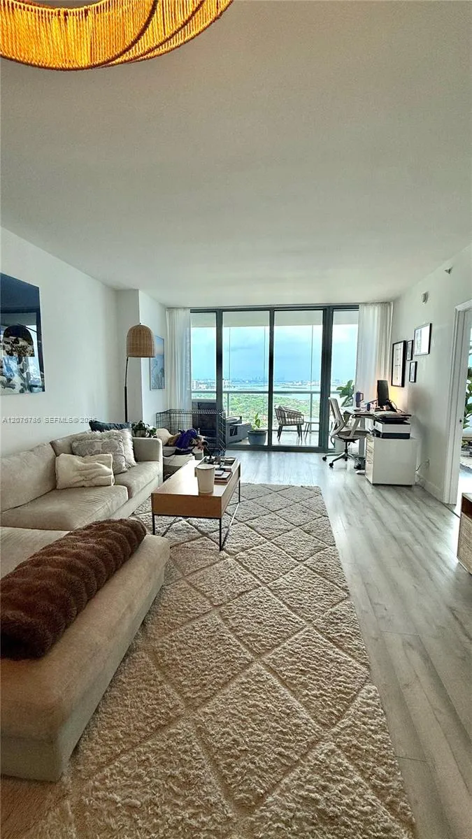 601 NE 36th St #3309 Miami, FL 33137