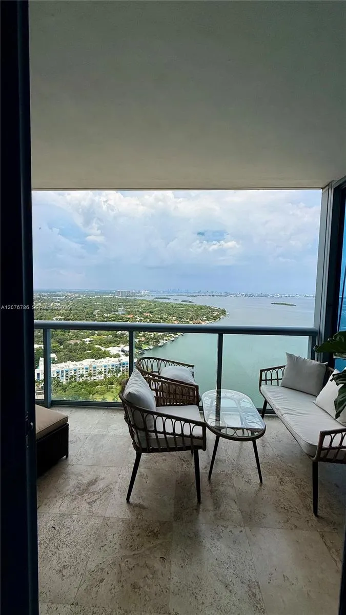 601 NE 36th St #3309 Miami, FL 33137