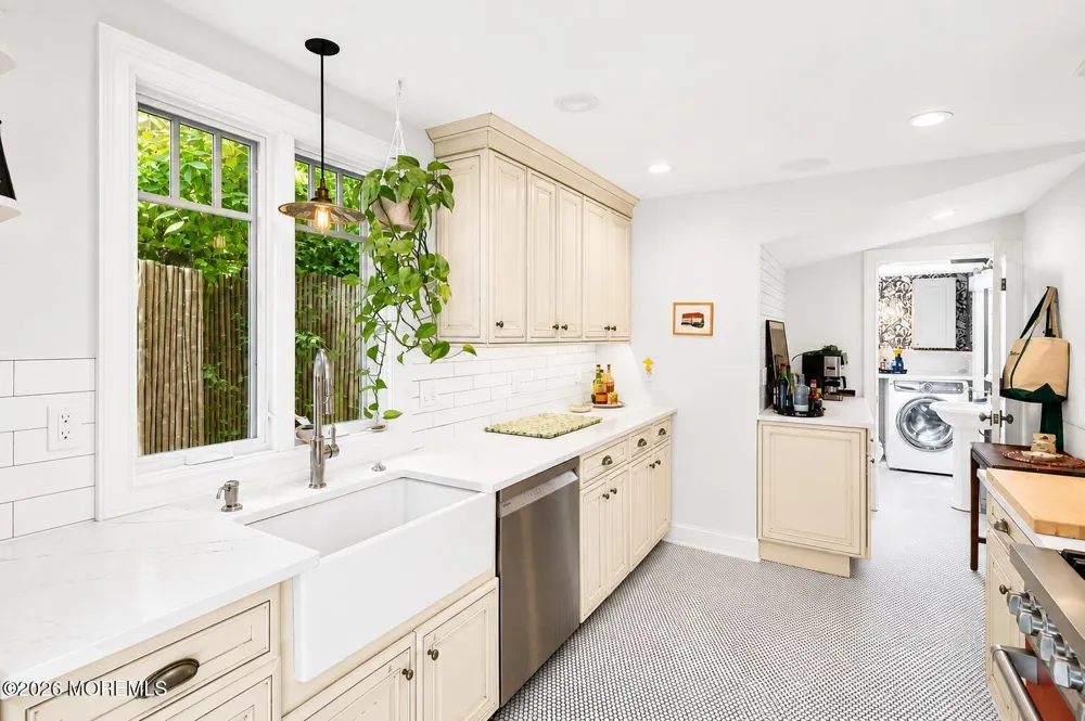14 Bay Street Highlands, NJ 07732