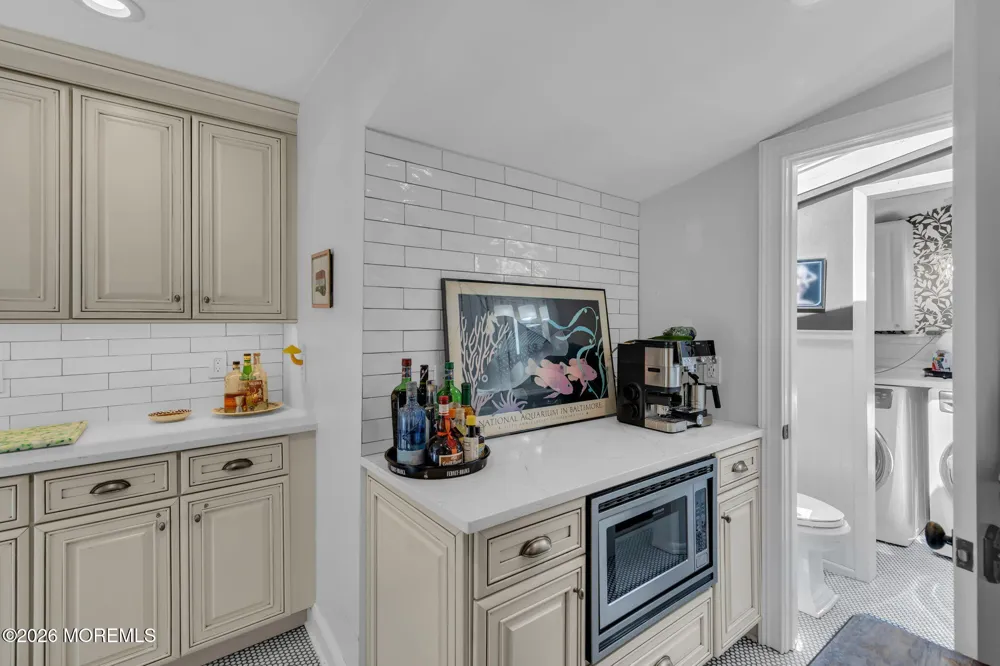 14 Bay Street Highlands, NJ 07732
