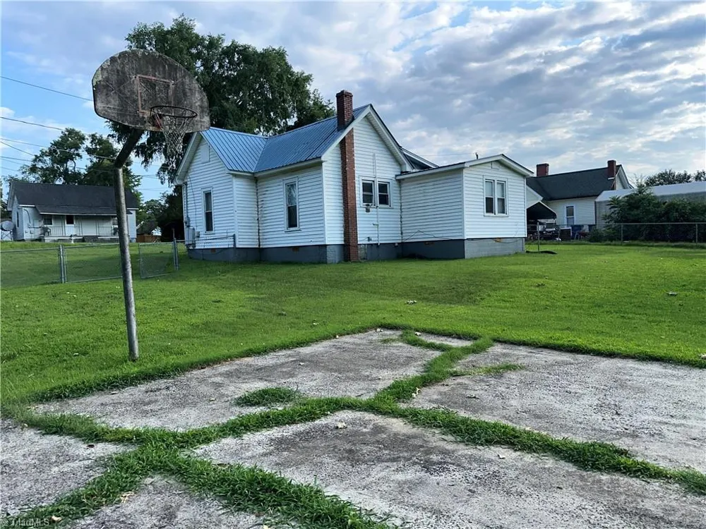 175 Grove Street Cooleemee, NC 27014