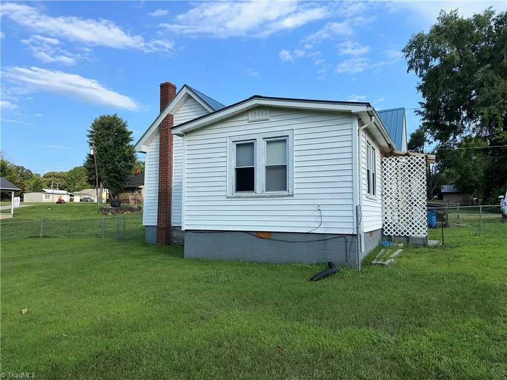 175 Grove Street Cooleemee, NC 27014