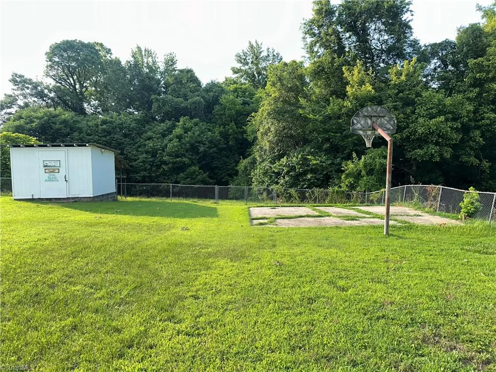 175 Grove Street Cooleemee, NC 27014