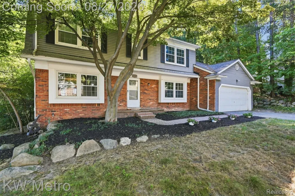 4769 Hardwoods Drive West Bloomfield Charter Township, MI 48323
