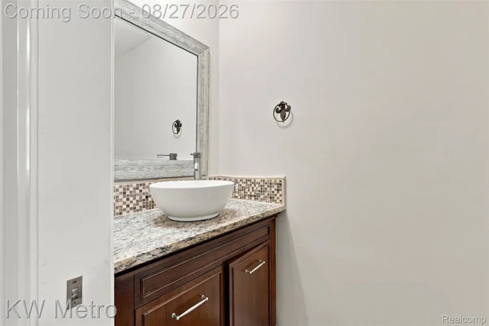 4769 Hardwoods Drive West Bloomfield Charter Township, MI 48323