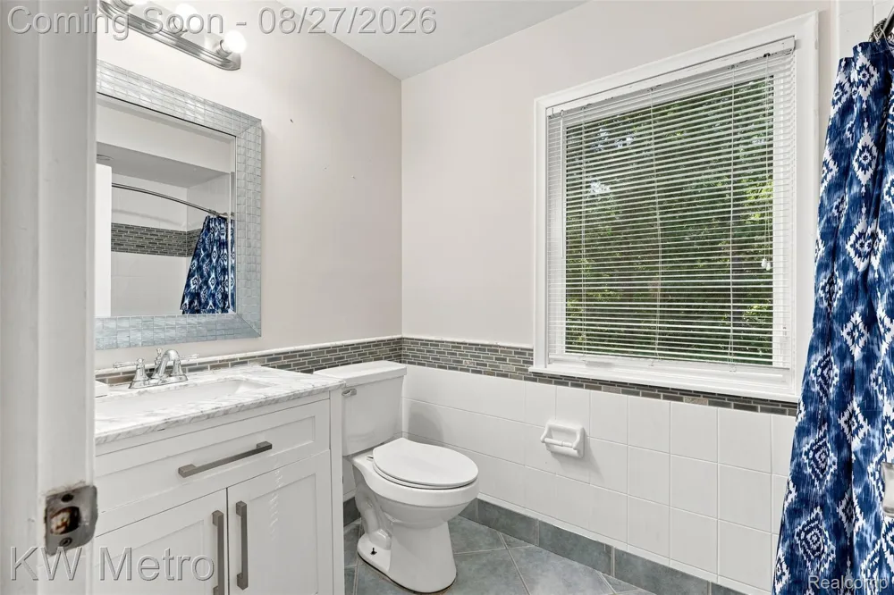 4769 Hardwoods Drive West Bloomfield Charter Township, MI 48323