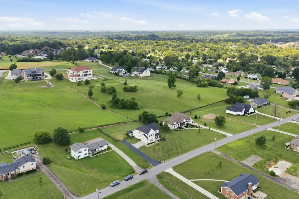 1412 Barrett Dr Mount Juliet, TN 37122